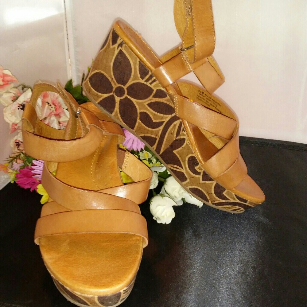 NAYA PLATFORM SANDALS
